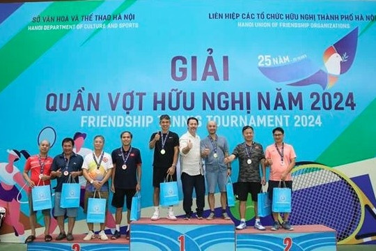 Hanoi friendship sports tournament helps promote international solidarity