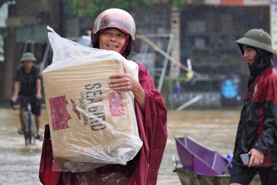 Nơi người dân trắng đêm canh nước, chạy lũ 2 lần trong 4 ngày