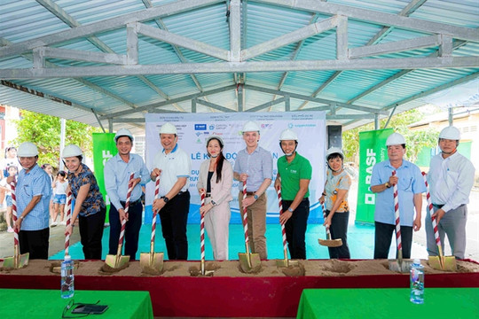 BASF renovates 8th school in VN