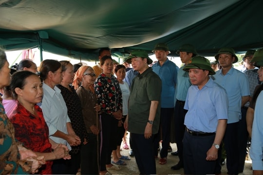 Deputy PM reviews relief efforts in Thanh Hóa