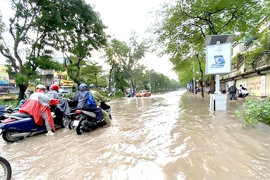 Flooding issues plaguing Hà Nội and HCM City cannot be immediately solved: experts