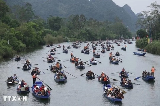 Huong Pagoda complex recognised as city-level tourist destination