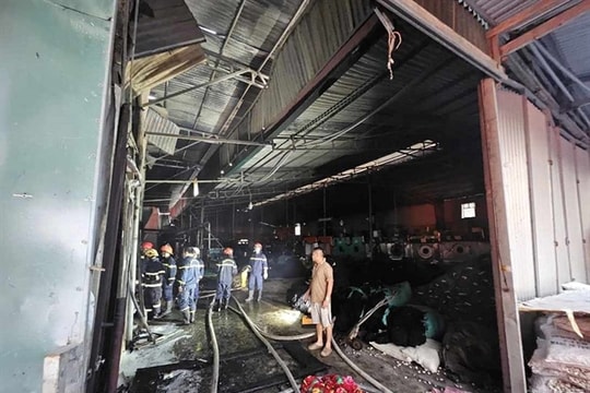 Plastic facility fire claims one life