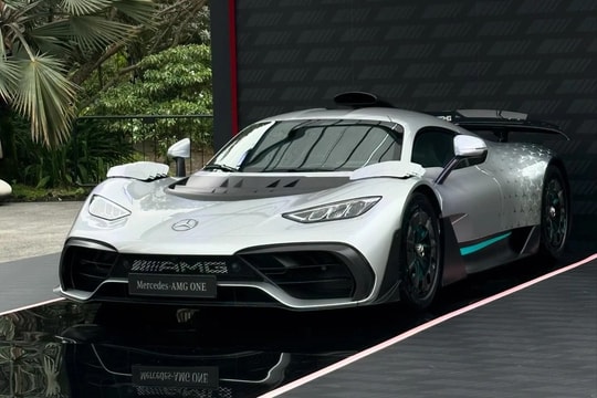 Bản tin Xe cộ 29/9: Hypercar Mercedes-AMG One được bàn giao tại Singapore