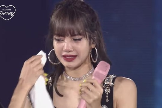 Lisa (BlackPink) bị chỉ trích là 'nữ hoàng hát nhép'