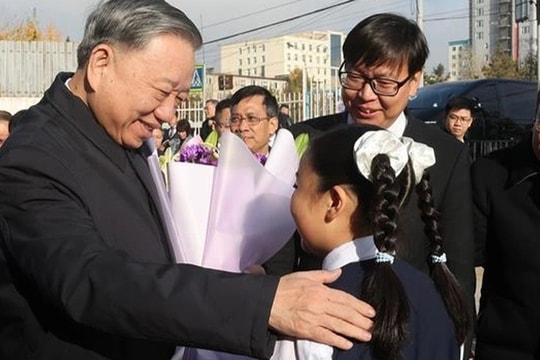 Tổng Bí thư, Chủ tịch nước Tô Lâm thăm trường mang tên Chủ tịch Hồ Chí Minh tại Mông Cổ