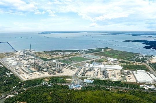 Vietnam’s first integrated petrochemical complex comes into operation