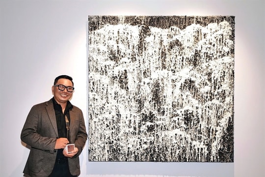 Artwork depicting Việt Nam’s natural resources wins second painting award

