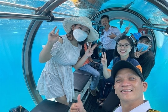 Nha Trang Bay submarine services pilot programme extended to March 2025