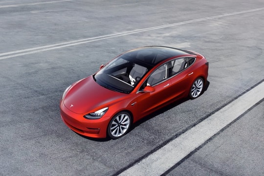 Bản tin Xe cộ 9/10: Tesla lặng lẽ giảm bớt phiên bản Model 3 tại Mỹ