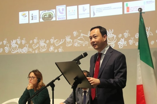 Forum helps connect Vietnamese, Italian coffee industries