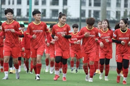 Women's football team prepares for international friendly tournament in China