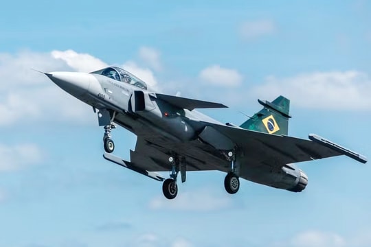 Quân sự thế giới hôm nay (12-10): Mỹ điều tra thương vụ Brazil mua tiêm kích Gripen