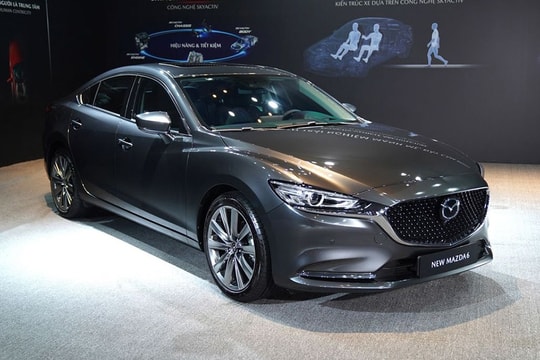 Xe sedan cỡ D giá 1 tỷ: Đồng loạt tăng trưởng