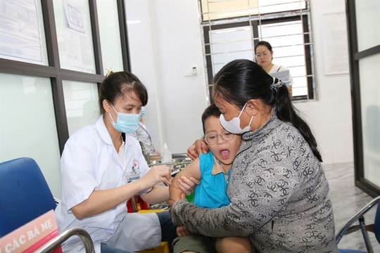 Hà Nội starts mass measles vaccination campaign