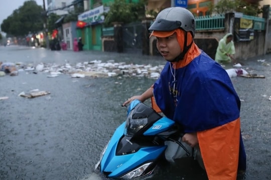 Hà Nội ngày nắng, Nam Bộ tiếp tục mưa lớn