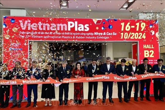 VietnamPlas 2024 attracts 700 exhibitors from 20 countries globally