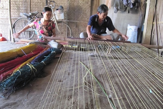 Central province withdraws mat weaving certificate from 500 year old village