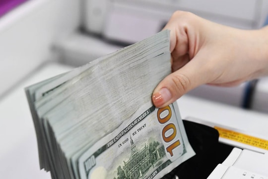 Giá USD ngân hàng tiếp đà tăng cao