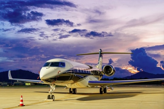 Five luxury Gulfstream jets touch down at Da Nang airport