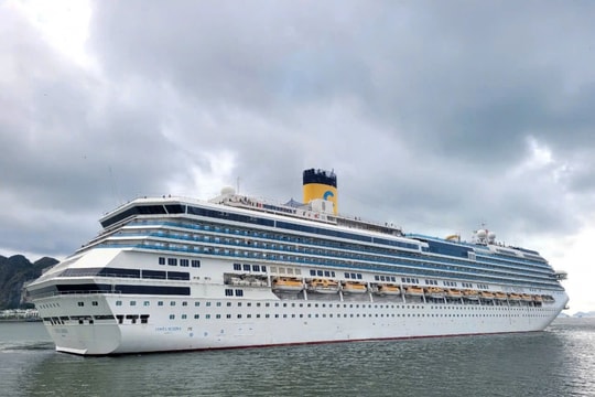 Cruise ship Costa Serena brings 3,000 foreign tourists to Ha Long Bay