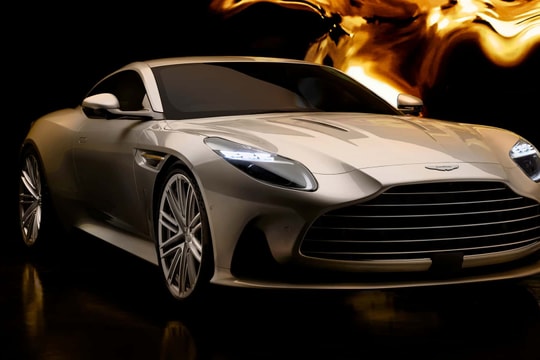 Siêu xe Aston Martin DB12 bản giới hạn với nội thất mạ vàng