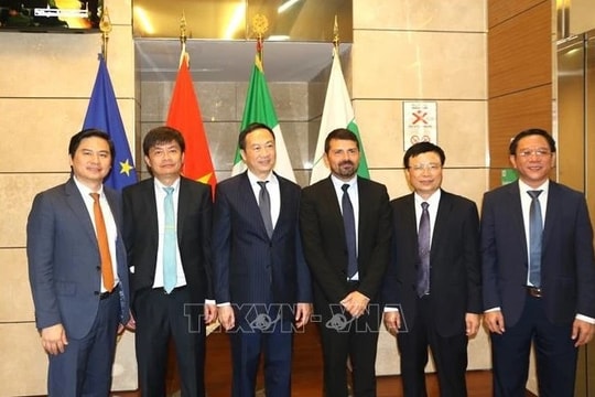 Vietnam, Italy seek to further step up locality-to-locality cooperation