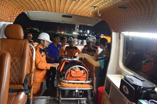 Foreign crewman who suffered stroke recused off Vũng Tàu coast