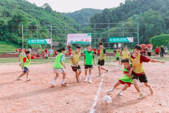 Vietnam community football project gets AFC Awards