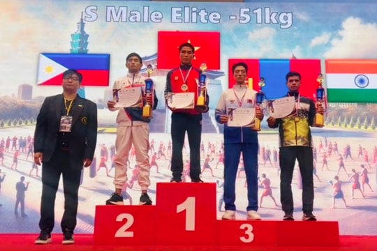 Vietnamese athlete wins gold at Asian Muaythai Tournament