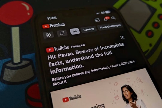 Người dùng 'té ngửa' khi quảng cáo vẫn xuất hiện trên YouTube Premium