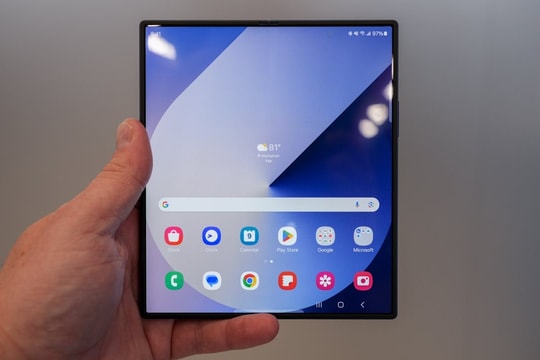 Samsung dập tắt hi vọng về Galaxy Z Fold giá rẻ