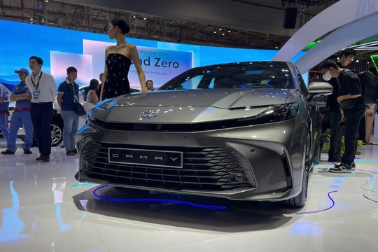 Khám phá Toyota Camry 2025 vừa được giới thiệu tại Triển lãm Ô tô Việt Nam 2024