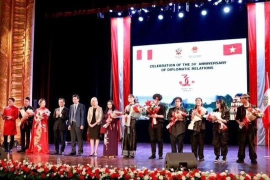 Hanoi concert marks 30 years of Peru-Vietnam diplomatic ties