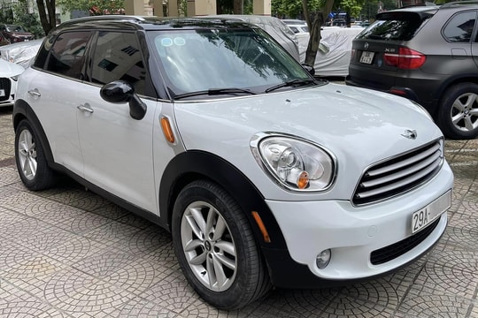 Đi 110.000 km, “xe chơi” MINI Cooper bán giá rẻ ngang Kia Morning mua mới