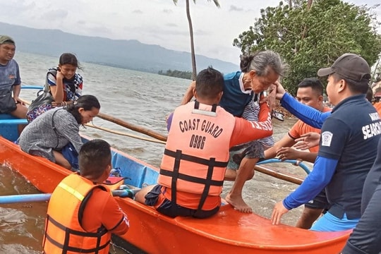 Bão Trà Mi càn quét Philippines, ít nhất 76 người thiệt mạng