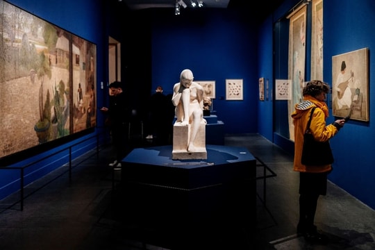 Renowned paintings of Vietnamese artists exhibited in France