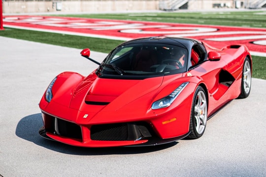 Bản tin Xe cộ 30/10: Rộ tin đồn siêu xe Ferrari LaFerrari trăm tỷ đồng đã về Việt Nam