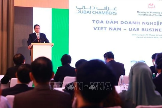 PM pushes for stronger Vietnam-UAE economic ties at business roundtable