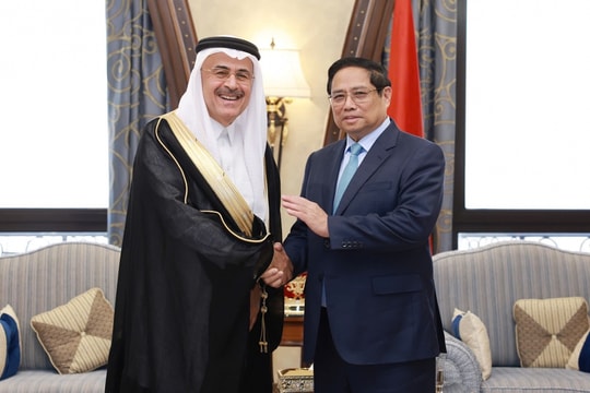 PM Chinh calls for large Saudi Arabian firm’s investment in Vietnam