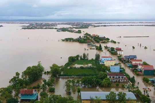 Mưa lũ tại Quảng Bình làm 7 người chết, rốn lũ Lệ Thủy mất 300 tỷ đồng