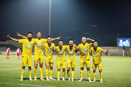 CLB Thanh Hóa giành cú đúp giải thưởng V.League tháng 9