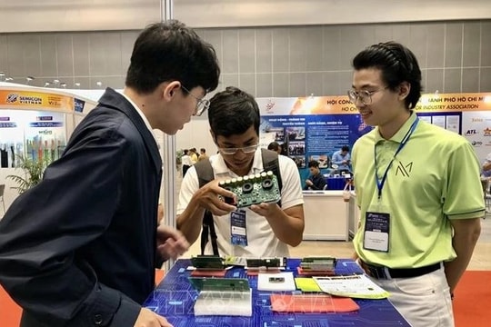 Vietnam’s first semiconductor expo underway in HCM City