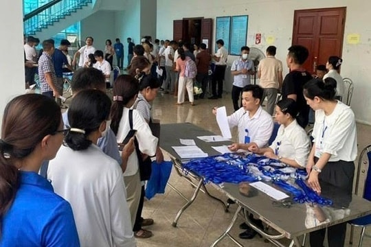 Việt Nam cracks down on auction bid forfeitures