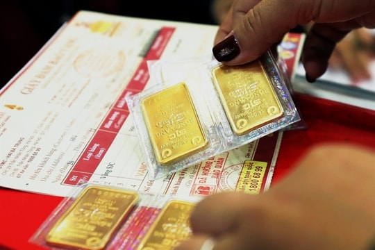 Two HCM City firms fined for selling unverified gold on social media