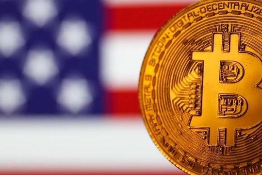 Tại sao Bitcoin vọt tăng chạm 75.000 USD khi ông Trump thắng cử Tổng thống Mỹ?