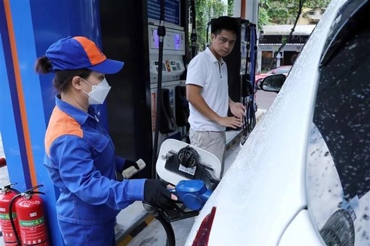 Retail prices of petrol products surge on November 7