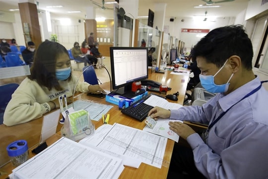 Việt Nam's low-skilled workers hesitate to retrain