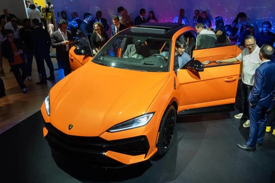 Siêu xe mới của Lamborghini cháy hàng