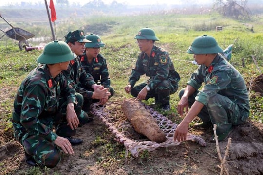 War-time bomb found in northern province